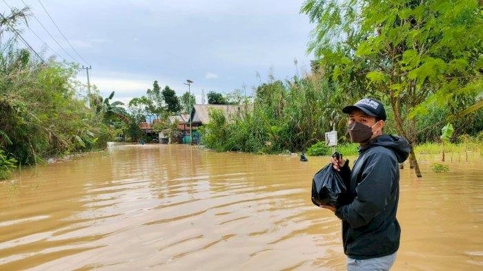 Banjir Rendam Rumah Warga di Sangatta, Ketinggian Air Capai 2 Meter, Pemerintah Siapkan Dapur Umum