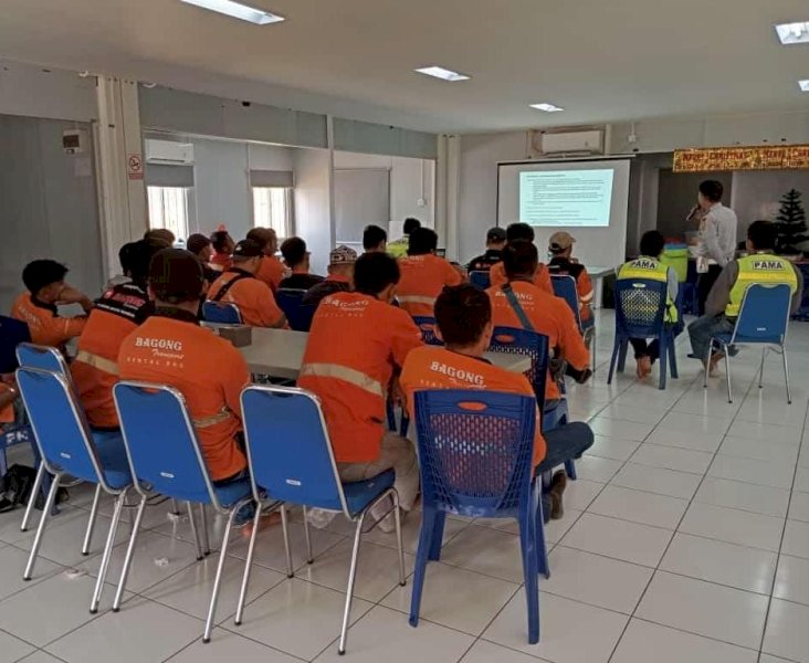 Sasar 30 Driver, PT PAMA Gelar Sosialisasi Pengenalan Rambu Lalu Lintas Bersama Dishub Kutim
